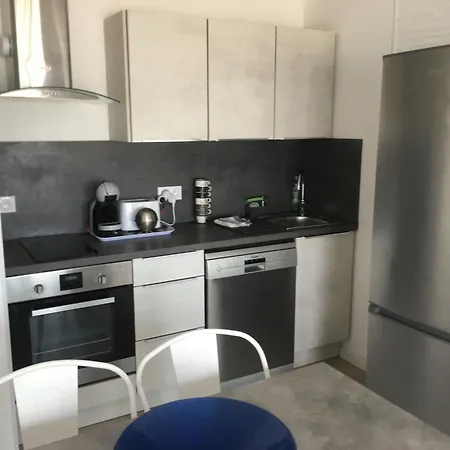 Eden Roc Апартаменты *