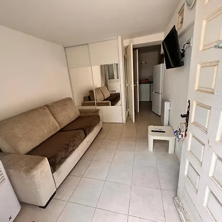 Eden Roc Apartment