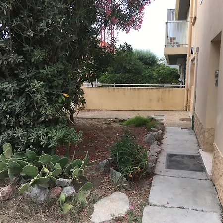 Апартаменты Eden Roc Кане