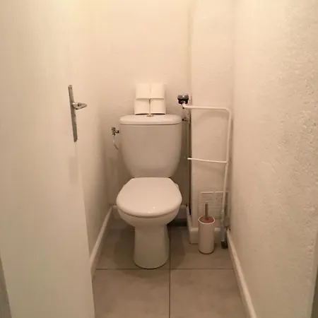 Eden Roc Apartment