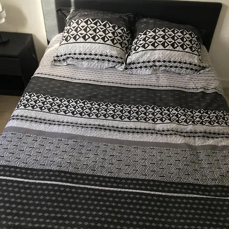 Апартаменты Eden Roc