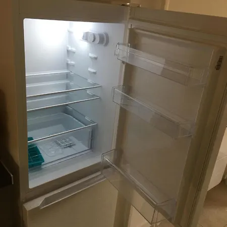 Eden Roc Апартаменты *